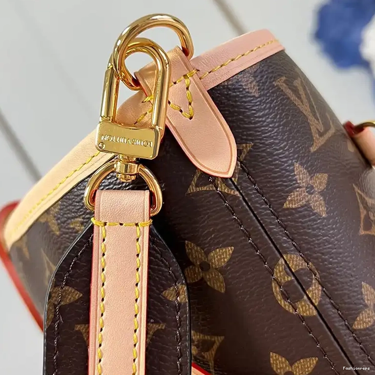 Fashionrepsfam ru 2410YA0160 LV Bags 0531